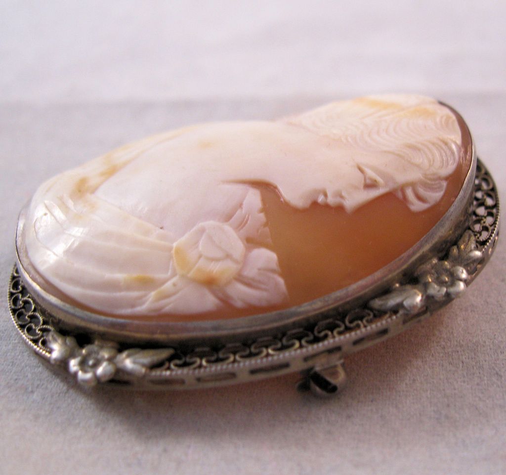 Edwardian Cameo Brooch Large Sterling Bezel Antique Edwardian Cameo Brooch Large Sterling Bezel Antique