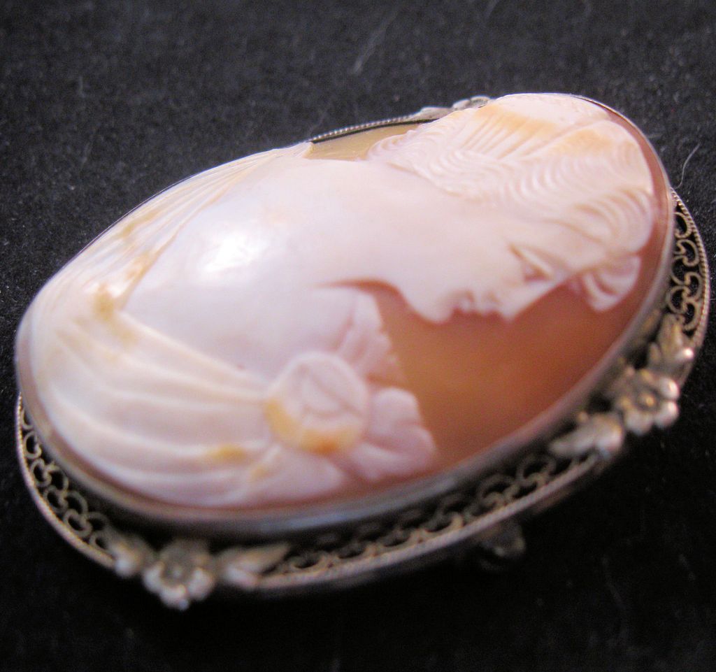 Edwardian Cameo Brooch Large Sterling Bezel Antique Edwardian Cameo Brooch Large Sterling Bezel Antique