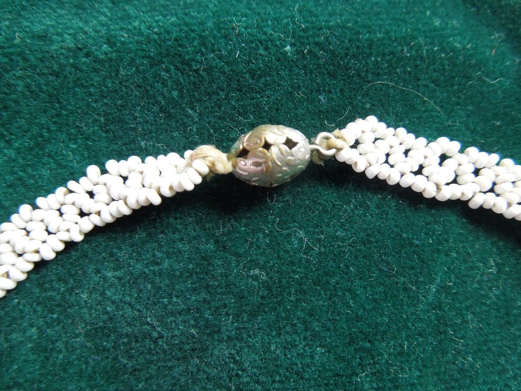 Early white Seed bead necklace Tube catch and hook Early white Seed bead necklace Tube catch and hook