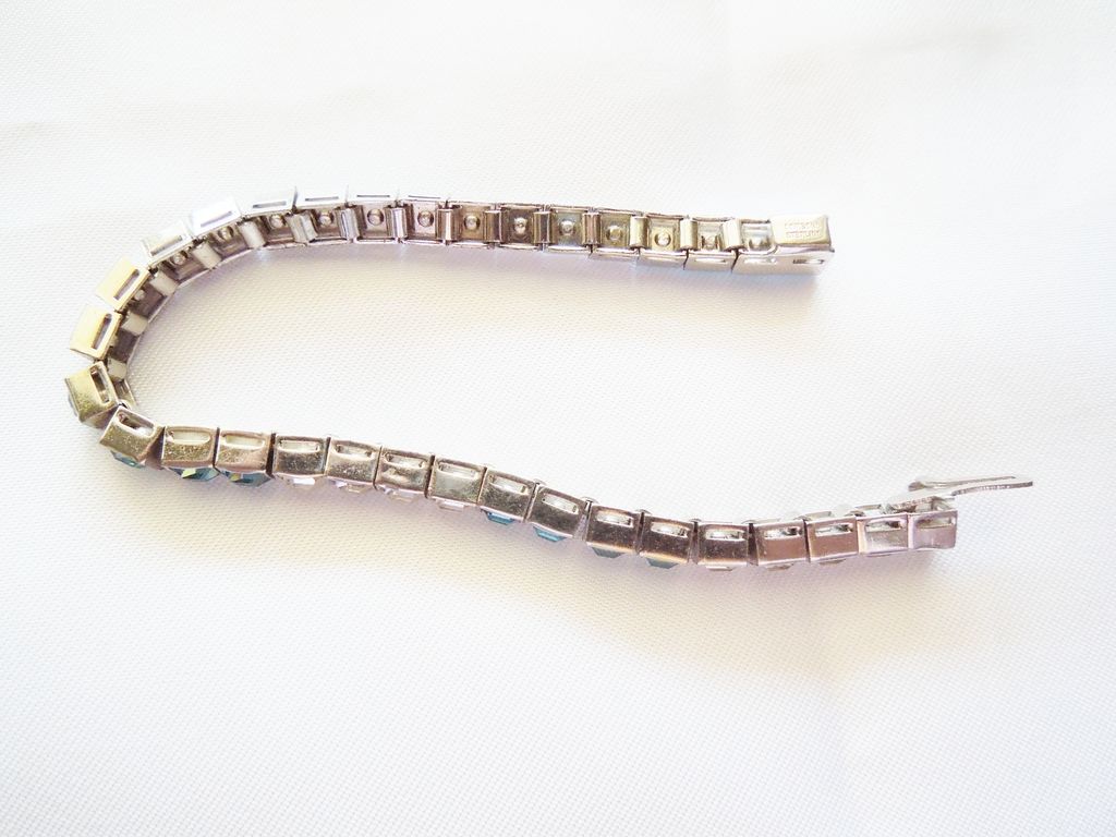 Pristine Dorsons Sterling clear and vivid blue Rhinestone Bracelet Pristine Dorsons Sterling clear and vivid blue Rhinestone Bracelet