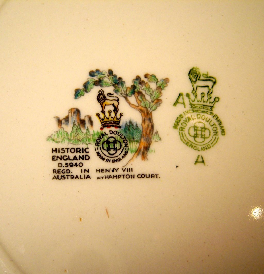 Royal Doulton Historic England Hampton Court Plate Royal Doulton Historic England Hampton Court Plate