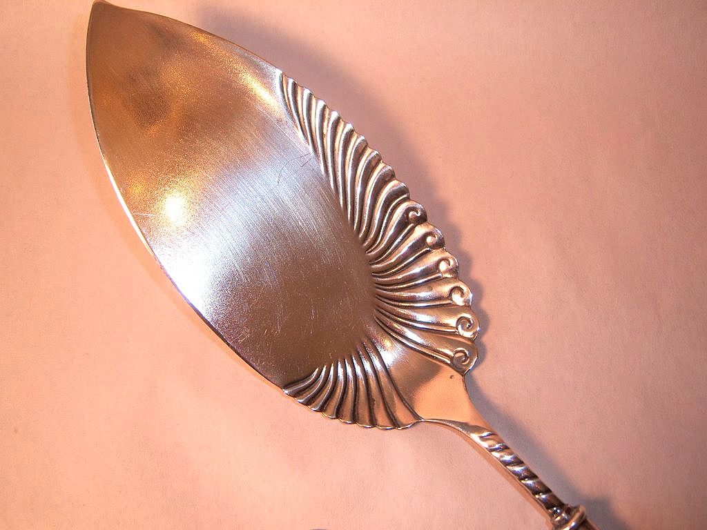 Rare1847 Rogers Bros SIREN Hollow Handle Fish Slice Rare1847 Rogers Bros SIREN Hollow Handle Fish Slice