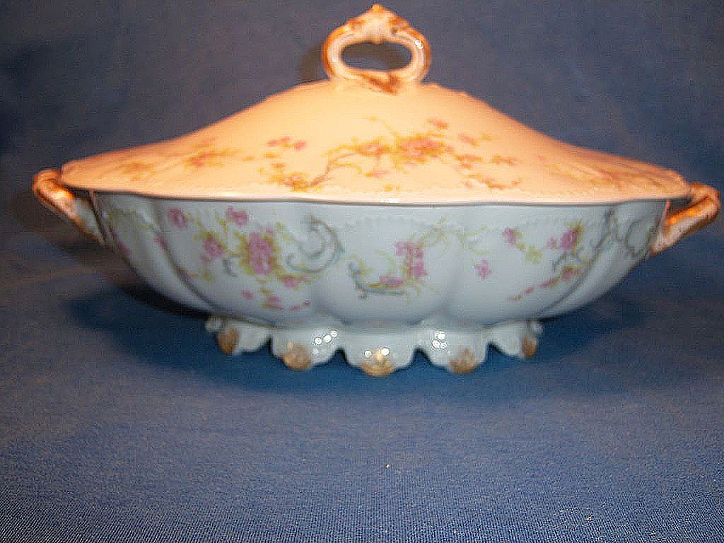 Haviland "Princess" Schleiger 57B Covered Oval Vegetable Haviland "Princess" Schleiger 57B Covered Oval Vegetable