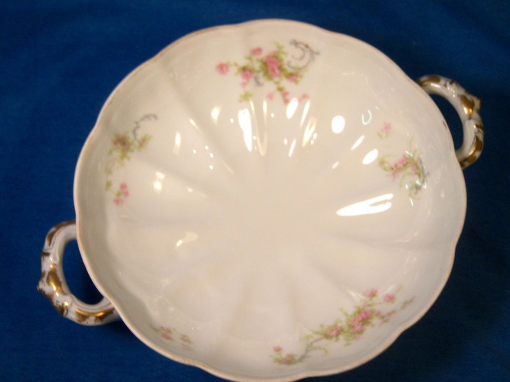 Haviland "Princess" Schleiger 57B Covered Round Vegetable Haviland "Princess" Schleiger 57B Covered Round Vegetable