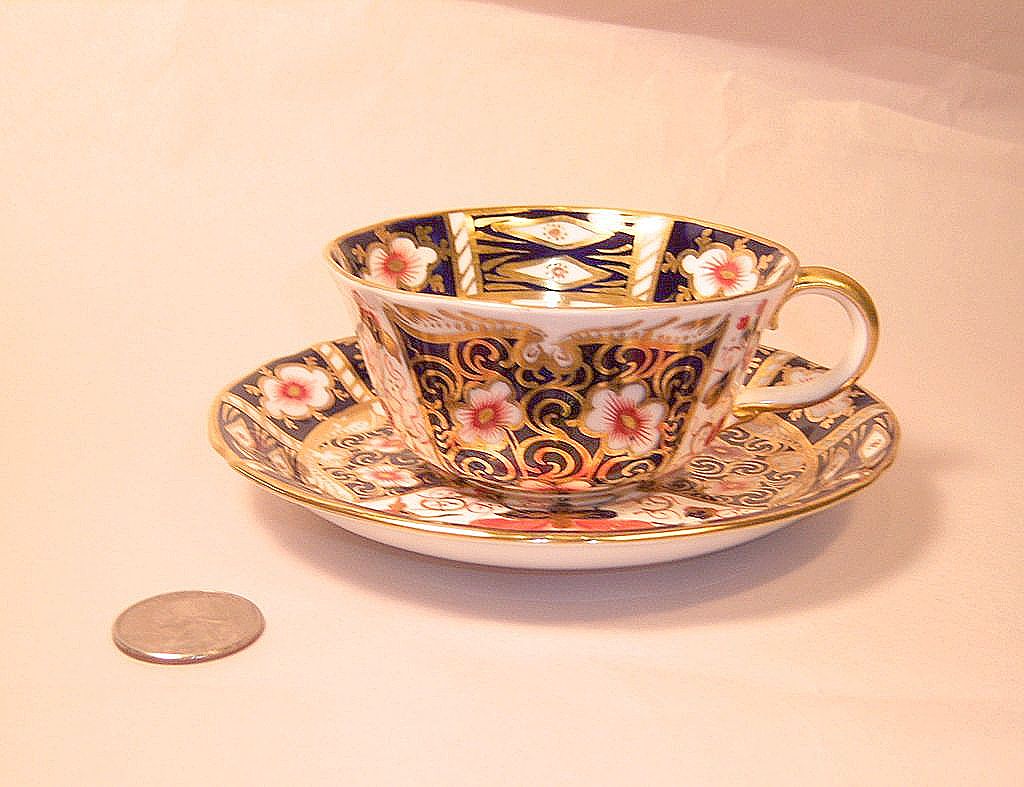 Antique Crown Derby Traditional Imari 2451 Cup and Saucer Antique Crown Derby Traditional Imari 2451 Cup and Saucer