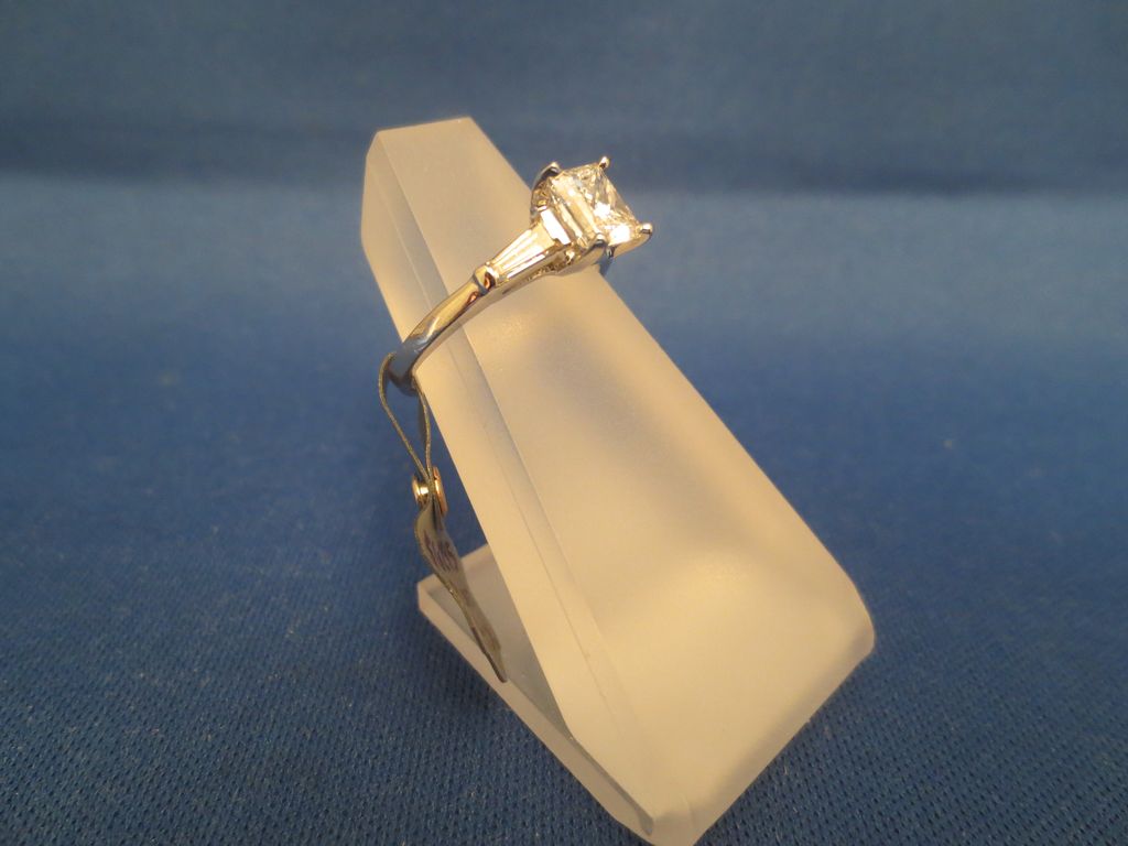 1.01CT H SI1 Princess Cut Diamond Jewelry Ring Set in Platinum 1.01CT H SI1 Princess Cut Diamond Jewelry Ring Set in Platinum