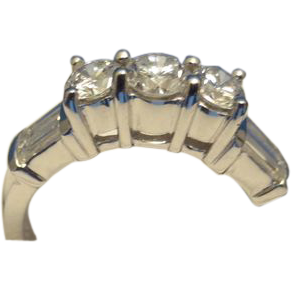 1.08CTW Round & Baguette Diamond Jewelry Ring 18KW Gold 1.08CTW Round & Baguette Diamond Jewelry Ring 18KW Gold