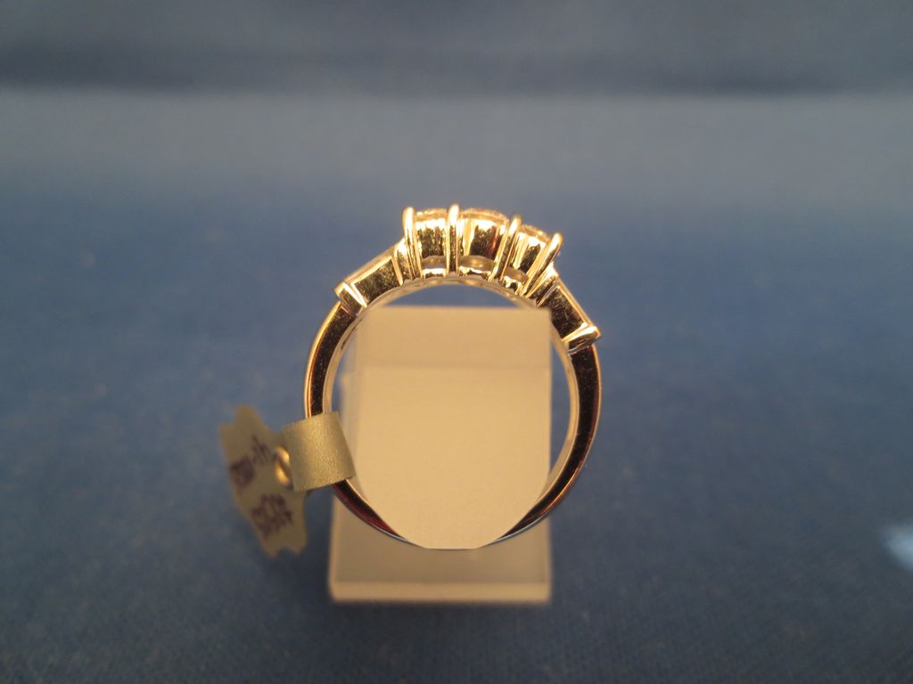 1.08CTW Round & Baguette Diamond Jewelry Ring 18KW Gold 1.08CTW Round & Baguette Diamond Jewelry Ring 18KW Gold