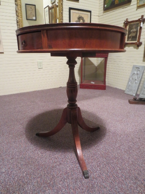 Vintage Mahogany Winchendon Drum Table Massachusetts Vintage Mahogany Winchendon Drum Table Massachusetts