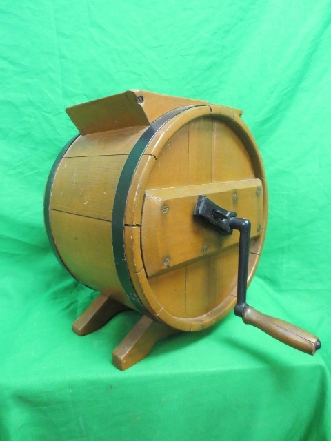 Antique White Cedar 3-Gallon Butter Churn Antique White Cedar 3-Gallon Butter Churn