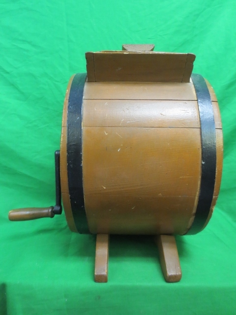 Antique White Cedar 3-Gallon Butter Churn Antique White Cedar 3-Gallon Butter Churn