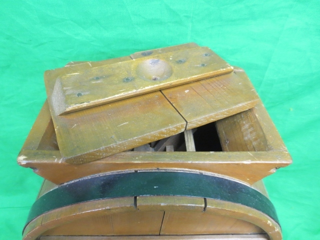 Antique White Cedar 3-Gallon Butter Churn Antique White Cedar 3-Gallon Butter Churn