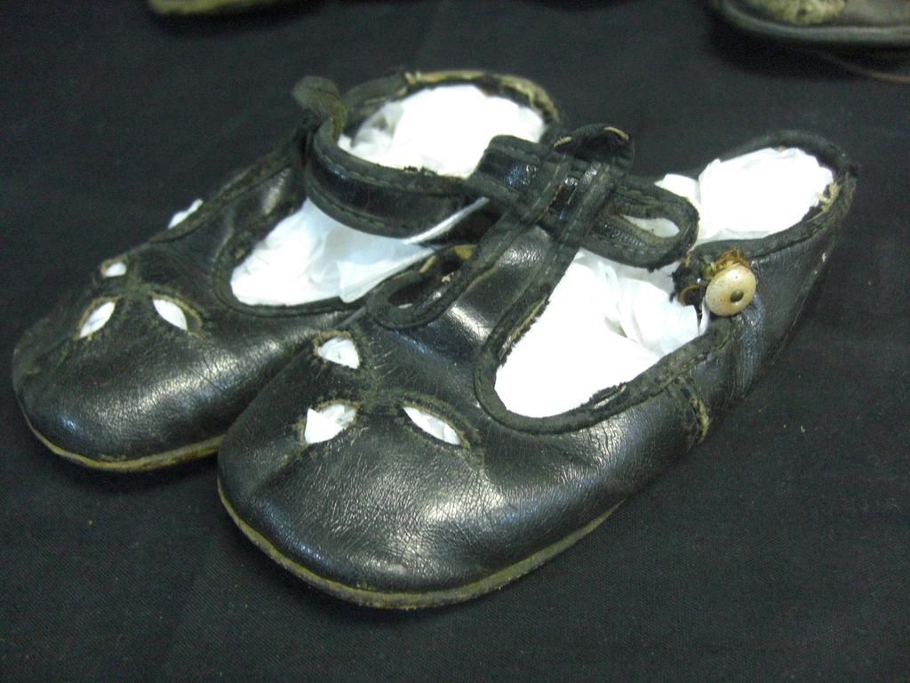 Lot of (5) Pair of Antique Children's Shoes Lot of (5) Pair of Antique Children's Shoes