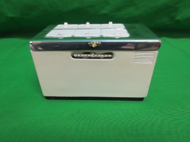 Vintage Frigidaire Salesman's Sample Ice Cream Freezer Vintage Frigidaire Salesman's Sample Ice Cream Freezer