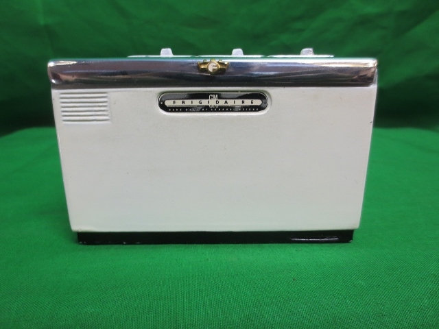 Vintage Frigidaire Salesman's Sample Ice Cream Freezer Vintage Frigidaire Salesman's Sample Ice Cream Freezer