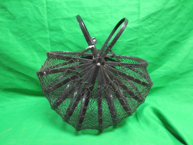 RARE-Very Cool Black Folding Basket-MUST SEE! RARE-Very Cool Black Folding Basket-MUST SEE!