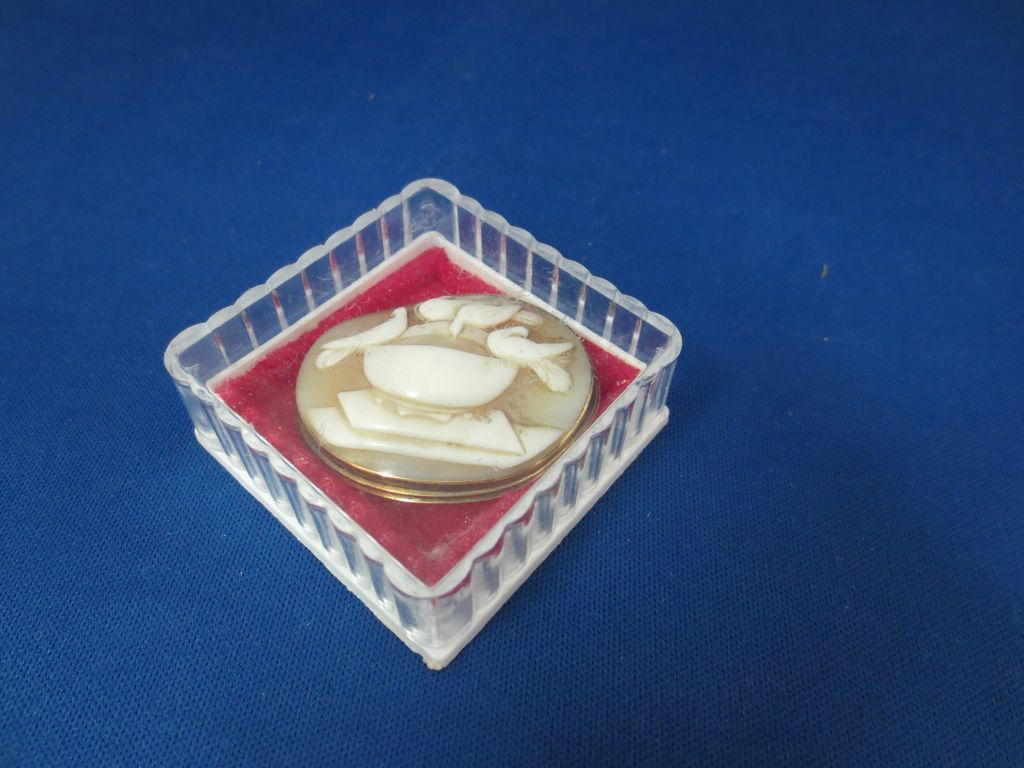 Whimsical Bird Cameo Brooch-14K Gold Whimsical Bird Cameo Brooch-14K Gold