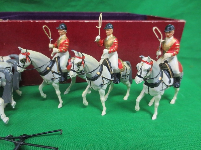 Vintage Britain's Set# 9402 Carriage Horse & Passengers Vintage Britain's Set# 9402 Carriage Horse & Passengers