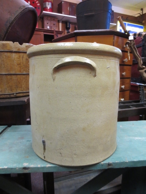 RARE-Antique 4 Gallon Stoneware Crock w/Stinger Design RARE-Antique 4 Gallon Stoneware Crock w/Stinger Design