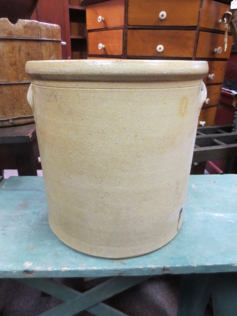 RARE-Antique 4 Gallon Stoneware Crock w/Stinger Design RARE-Antique 4 Gallon Stoneware Crock w/Stinger Design