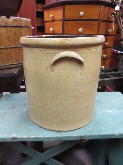RARE-Antique 4 Gallon Stoneware Crock w/Stinger Design RARE-Antique 4 Gallon Stoneware Crock w/Stinger Design