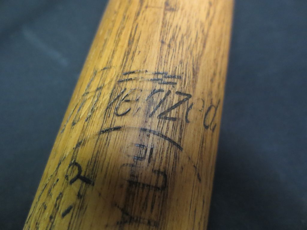 1950's Joe Dimaggio Louisville Slugger L.L. Decal Baseball Bat 1950's Joe Dimaggio Louisville Slugger L.L. Decal Baseball Bat
