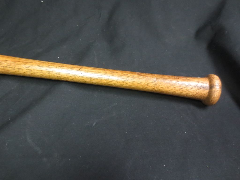 1950's Joe Dimaggio Louisville Slugger L.L. Decal Baseball Bat 1950's Joe Dimaggio Louisville Slugger L.L. Decal Baseball Bat