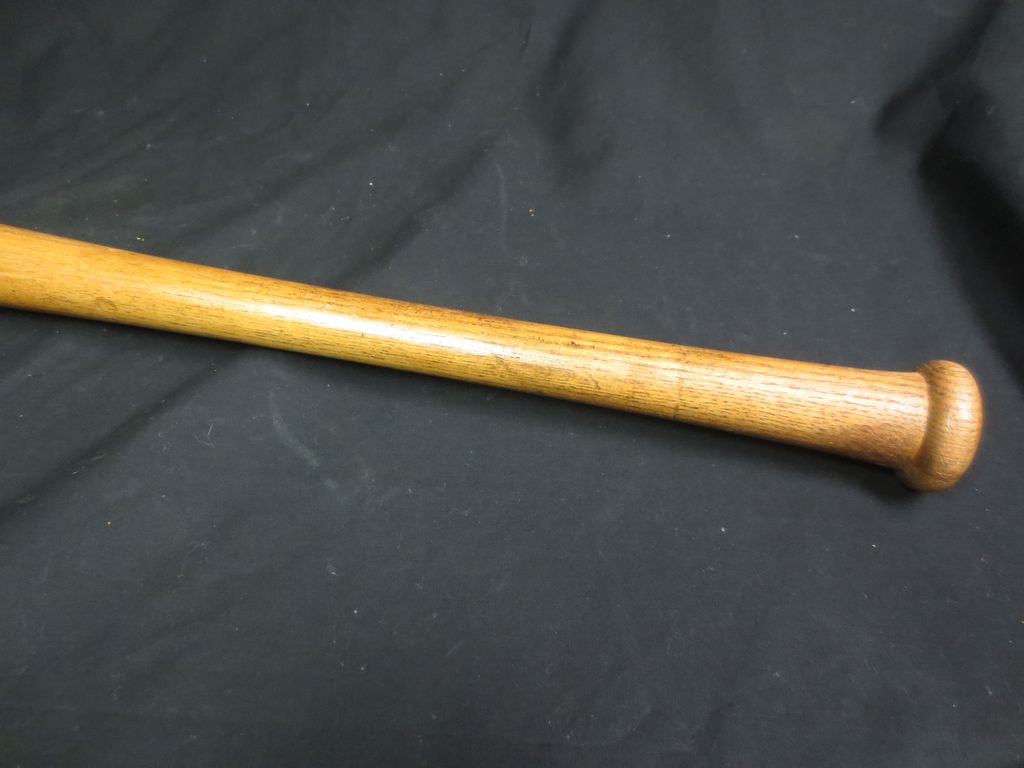 1950's Joe Dimaggio Louisville Slugger L.L. Decal Baseball Bat 1950's Joe Dimaggio Louisville Slugger L.L. Decal Baseball Bat