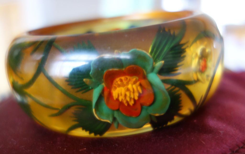 Reverse-Carved Apple Juice Bakelite Bangle Bracelet Reverse-Carved Apple Juice Bakelite Bangle Bracelet