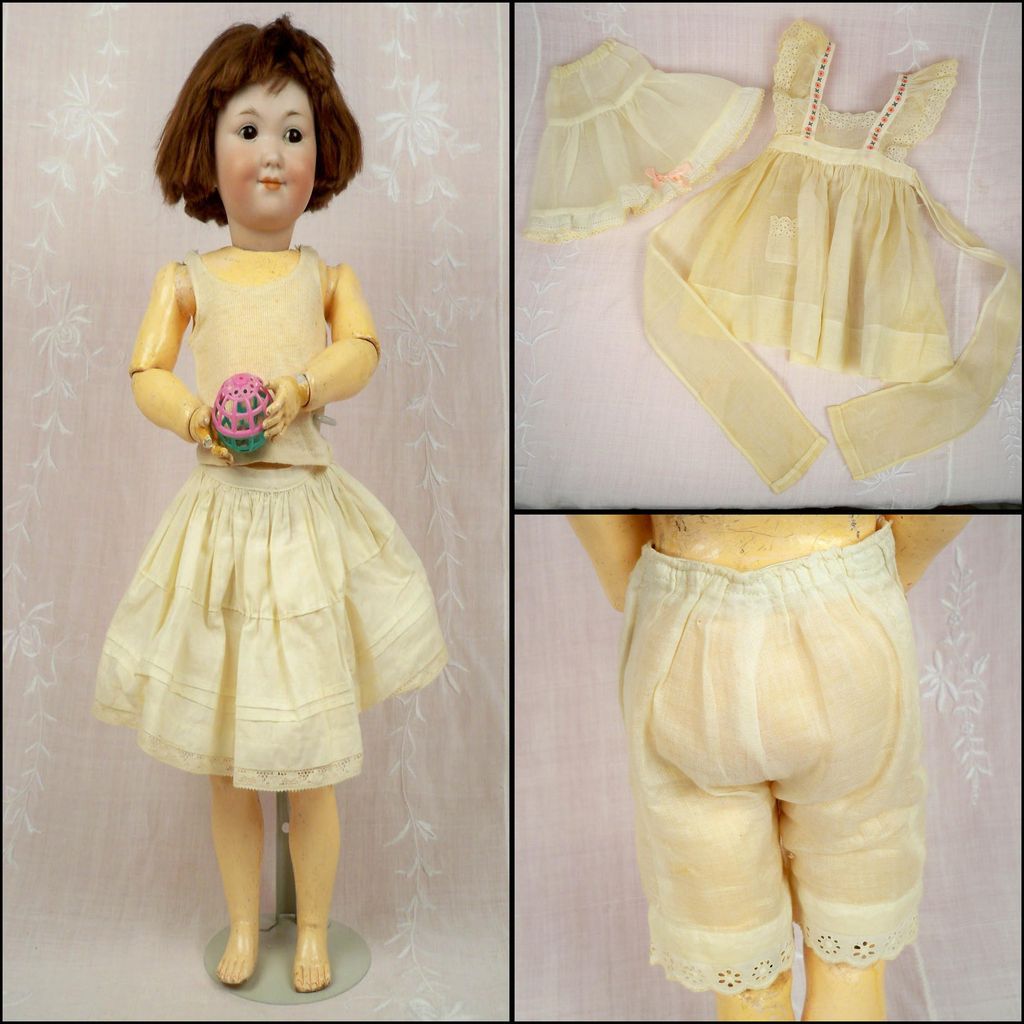 Baby Peggy 19 in Louis Amberg Composition Body Plus Extra Clothes (Vintage) Baby Peggy 19 in Louis Amberg Composition Body Plus Extra Clothes (Vintage)
