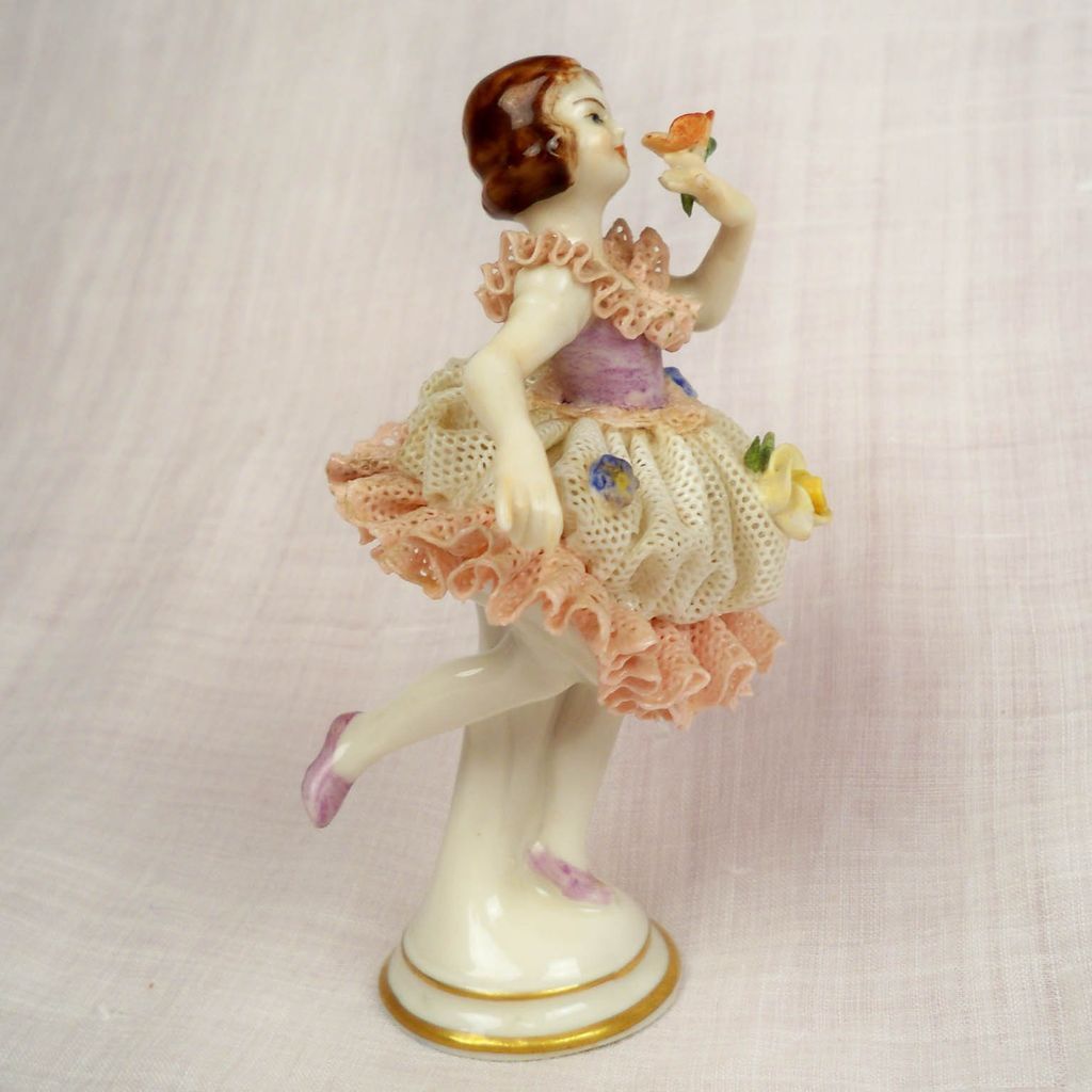 Vintage 4 inch Dresden Lace Ballerina, Aelteste Volkstedter Porzellanmanufaktur Vintage 4 inch Dresden Lace Ballerina, Aelteste Volkstedter Porzellanmanufaktur