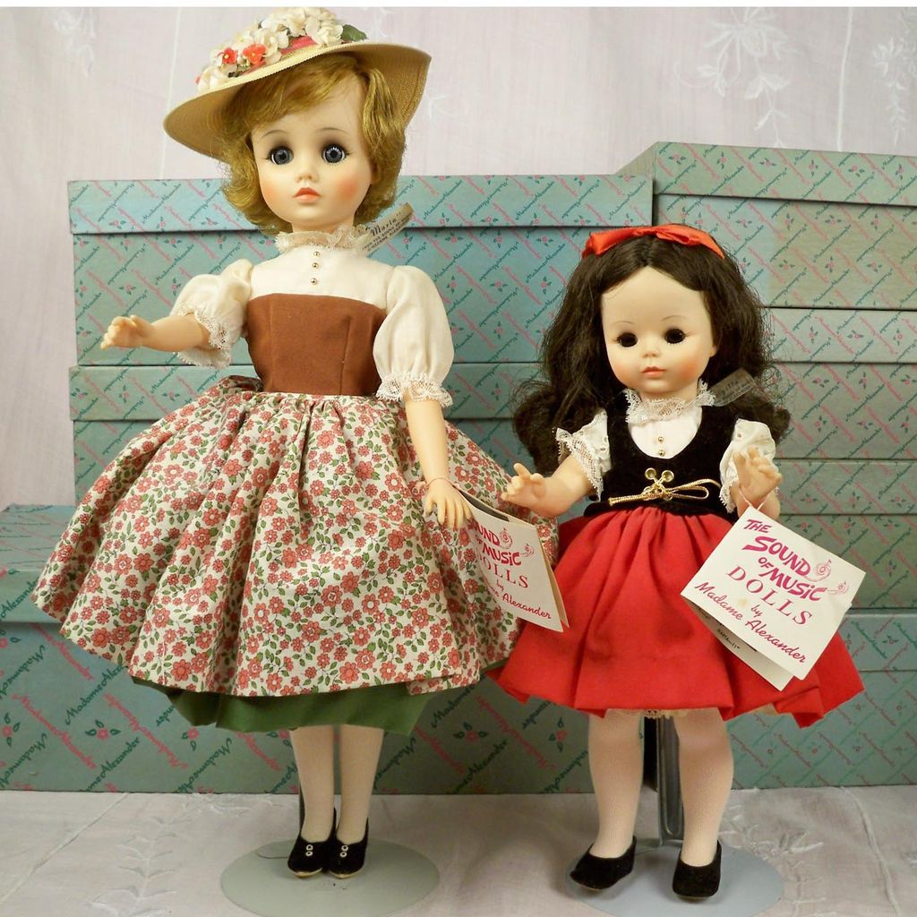 Mint 60s Sound of Music Madame Alexanders, Tagged Wrists / Outfits, Boxes / Inserts Mint 60s Sound of Music Madame Alexanders, Tagged Wrists / Outfits, Boxes / Inserts