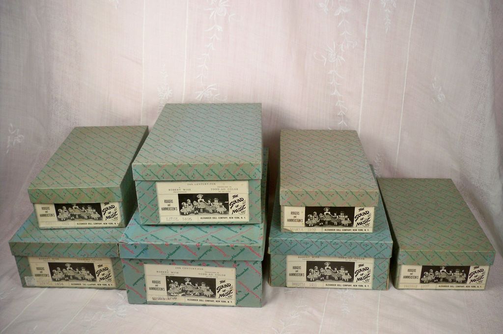 Mint 60s Sound of Music Madame Alexanders, Tagged Wrists / Outfits, Boxes / Inserts Mint 60s Sound of Music Madame Alexanders, Tagged Wrists / Outfits, Boxes / Inserts