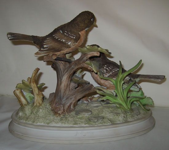 Vintage Royal Crown - Large Robin Family Figurine Vintage Royal Crown - Large Robin Family Figurine
