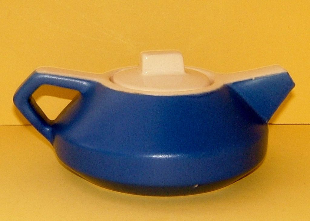 teapot blue