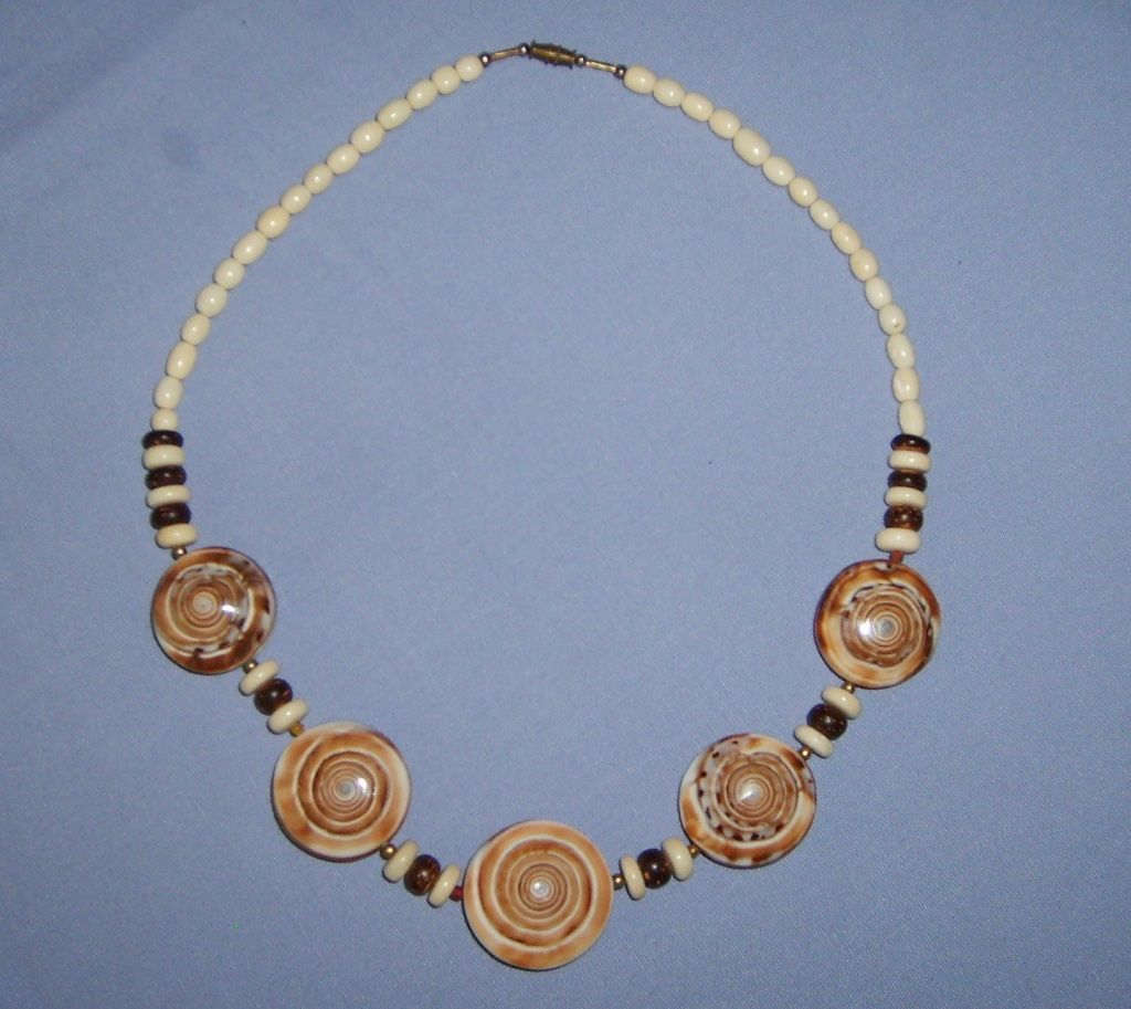 Shell Necklace Choker Vintage Polished Shell Necklace Choker Vintage Polished