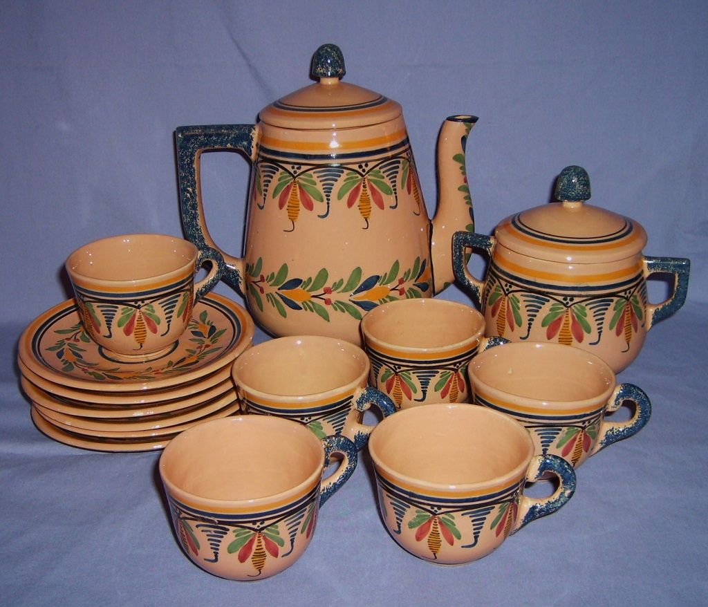 Henriot Quimper Tea/Coffee Pot Set Sugar 6 Cups & Saucers French Faience Mid 20thC Henriot Quimper Tea/Coffee Pot Set Sugar 6 Cups & Saucers French Faience Mid 20thC