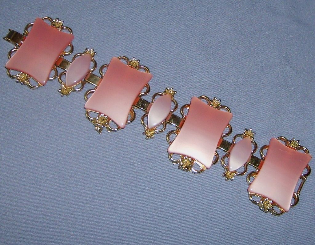 Big Wide Chunky Pink Bracelet Thermoset Plastic Goldtone Metal Big Wide Chunky Pink Bracelet Thermoset Plastic Goldtone Metal