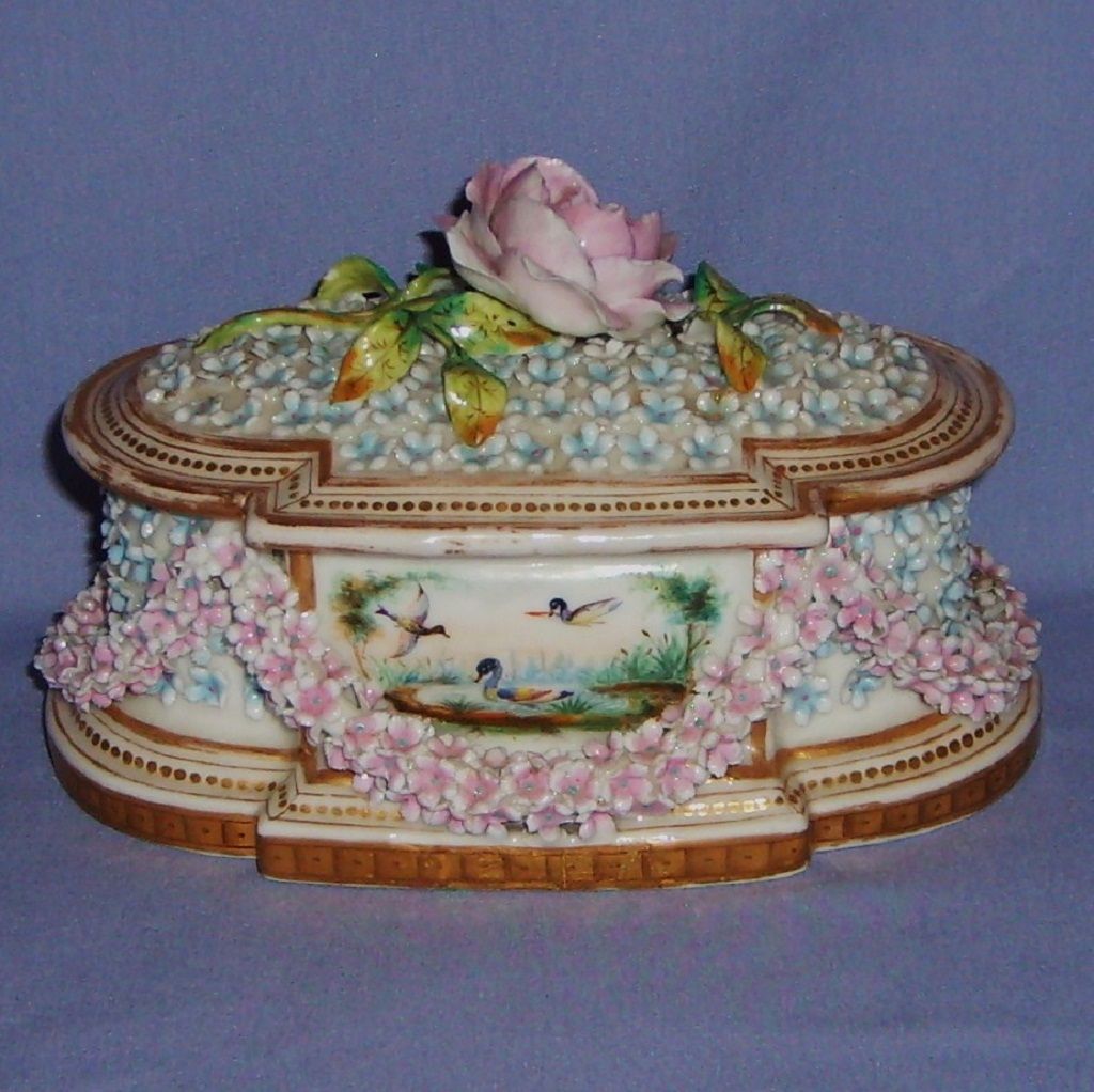 Exquisite Antique Porcelain Dresser Box Casket Bocage Garland Exquisite Antique Porcelain Dresser Box Casket Bocage Garland