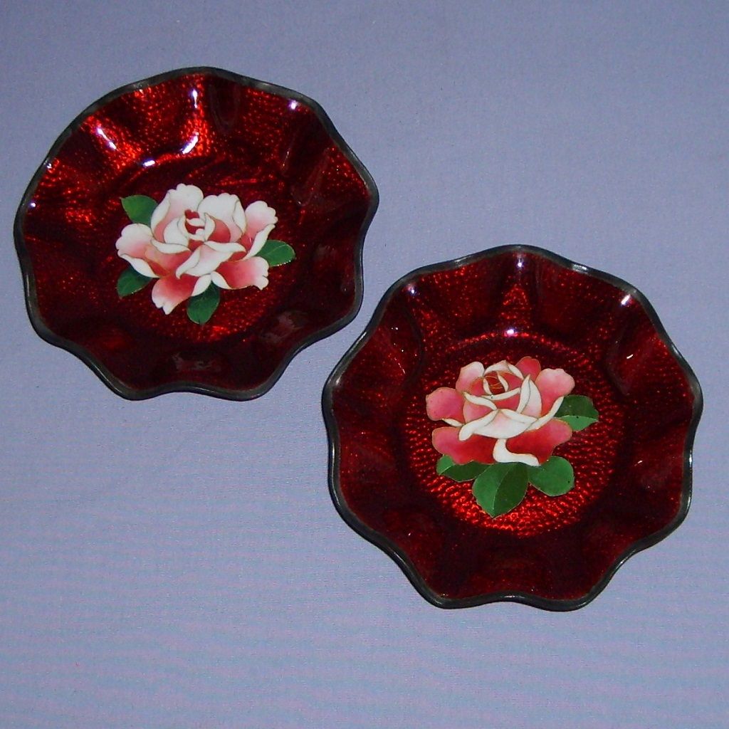 2 Japanese Cloisonne Akasuke Ginbari Trinket Dishes Red Roses 2 Japanese Cloisonne Akasuke Ginbari Trinket Dishes Red Roses