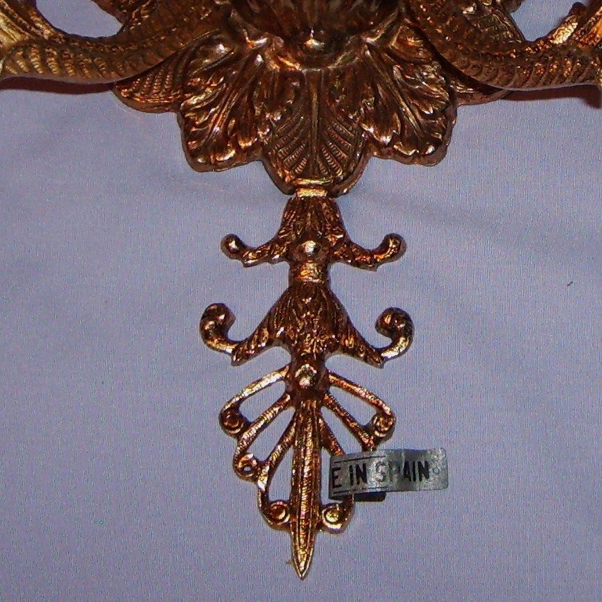 Electric Wall Sconce Crystal Prisms 3-Arm # Light Vintage Spain Very old but brand new!!! Electric Wall Sconce Crystal Prisms 3-Arm # Light Vintage Spain Very old but brand new!!!
