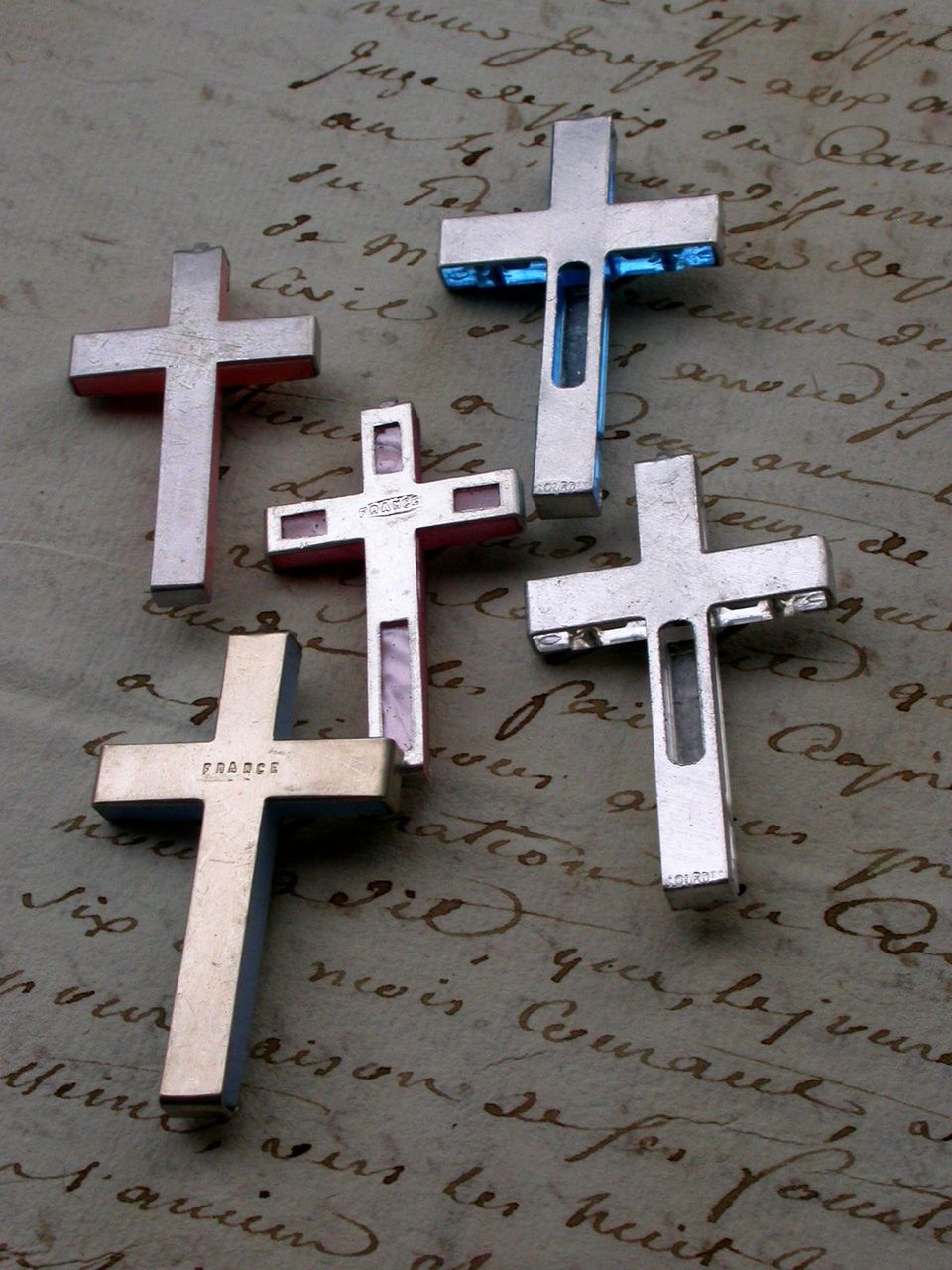 French Vintage cross lot 10 crucifix in silver tone metal lucite vintage pendant charms French Vintage cross lot 10 crucifix in silver tone metal lucite vintage pendant charms