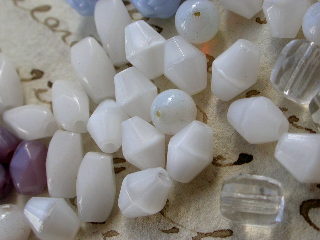Lot 100 french vintage rosary beads lucite bead purple white crystal blue rose twist beads vintage charm Lot 100 french vintage rosary beads lucite bead purple white crystal blue rose twist beads vintage charm