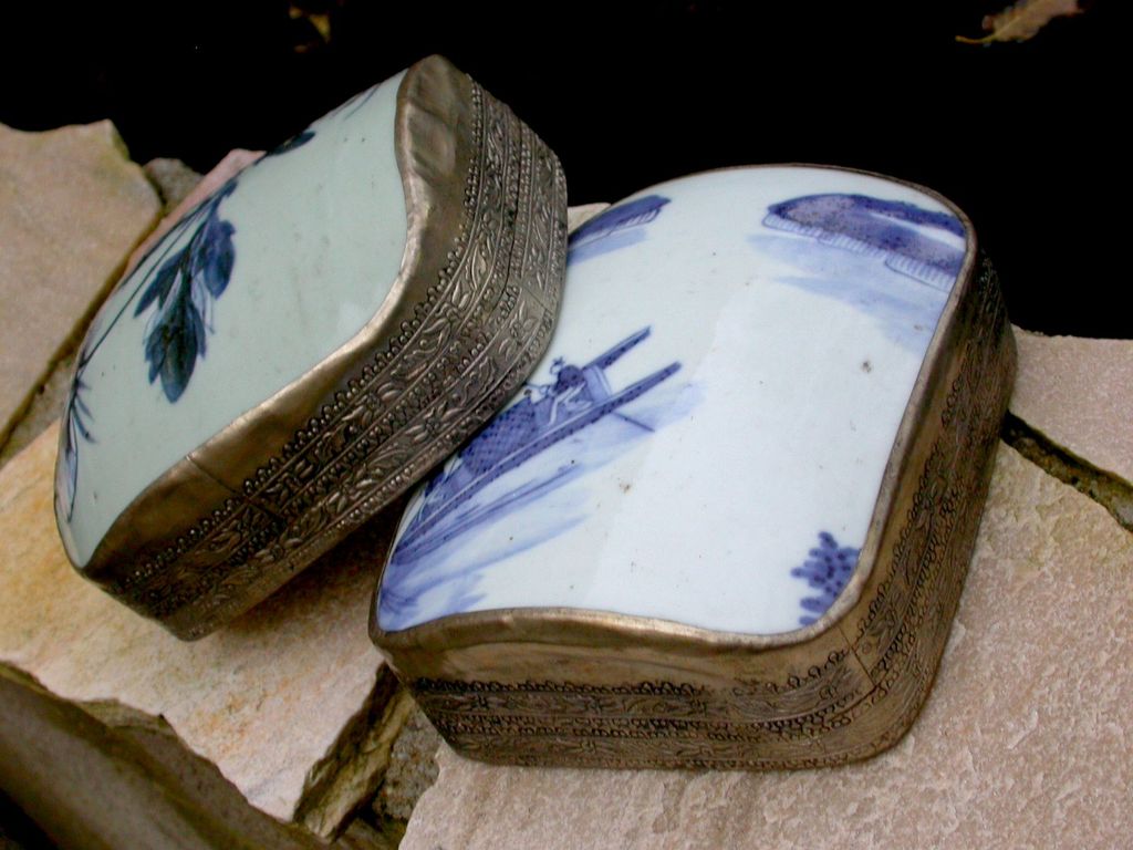 Vintage large jewelry 19th century porcelain metal jewelry box with Antique chinese porcelain handpainted flower fisherman boat Vintage large jewelry 19th century porcelain metal jewelry box with Antique chinese porcelain handpainted flower fisherman boat