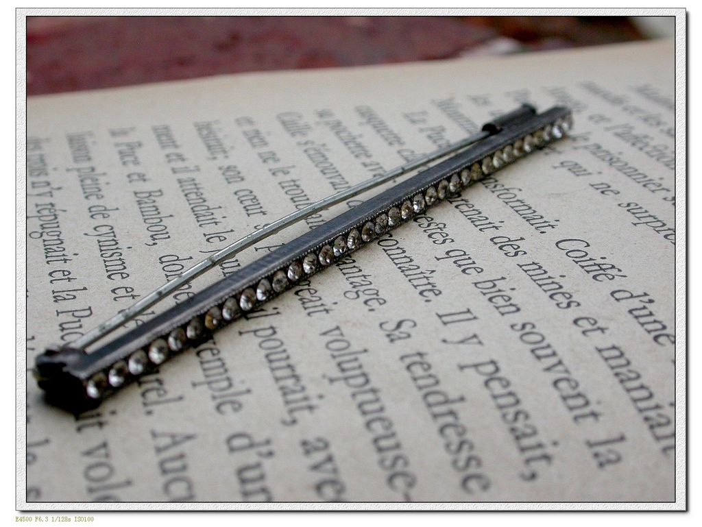French vintage art deco 1930s brooch sterling silver long brooch stamped faux diamond crystal rhinestone brooch French vintage art deco 1930s brooch sterling silver long brooch stamped faux diamond crystal rhinestone brooch
