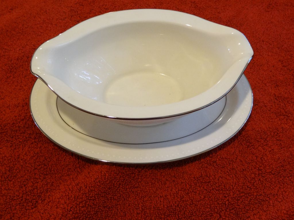 Noritake Sorrento 23 piece set Noritake Sorrento 23 piece set