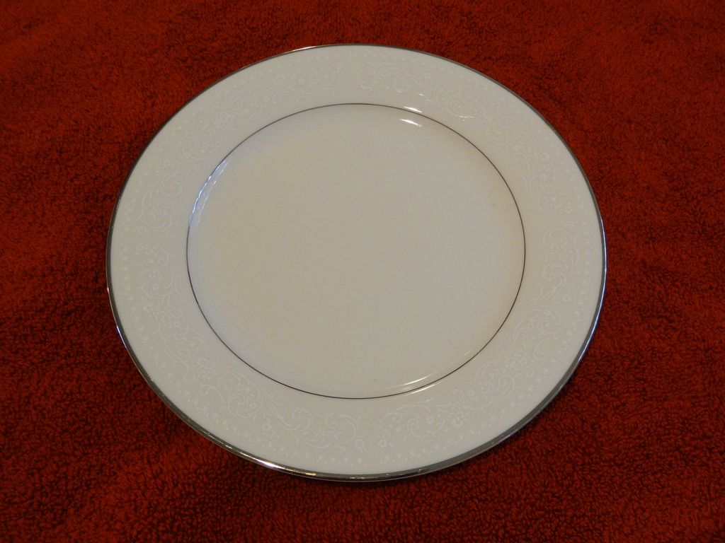 Noritake Sorrento 23 piece set Noritake Sorrento 23 piece set