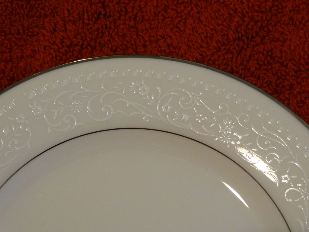 Noritake Sorrento 23 piece set Noritake Sorrento 23 piece set
