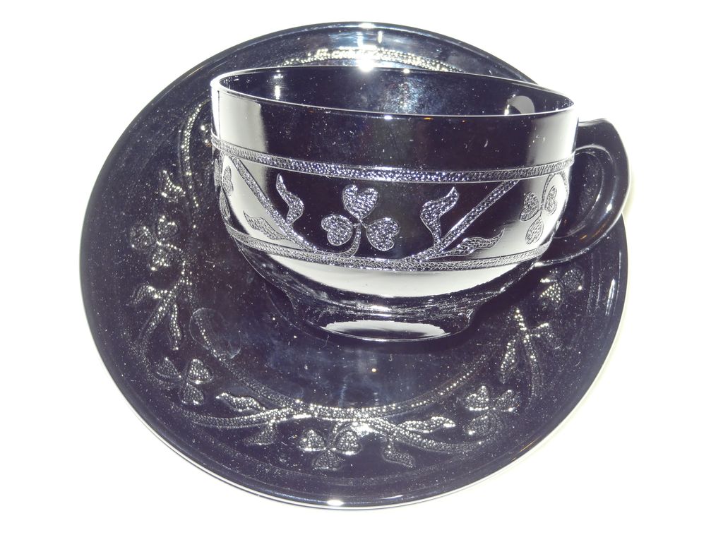 Hazel-Atlas Cloverleaf black creamer, sugar, 3 cups and saucers Hazel-Atlas Cloverleaf black creamer, sugar, 3 cups and saucers