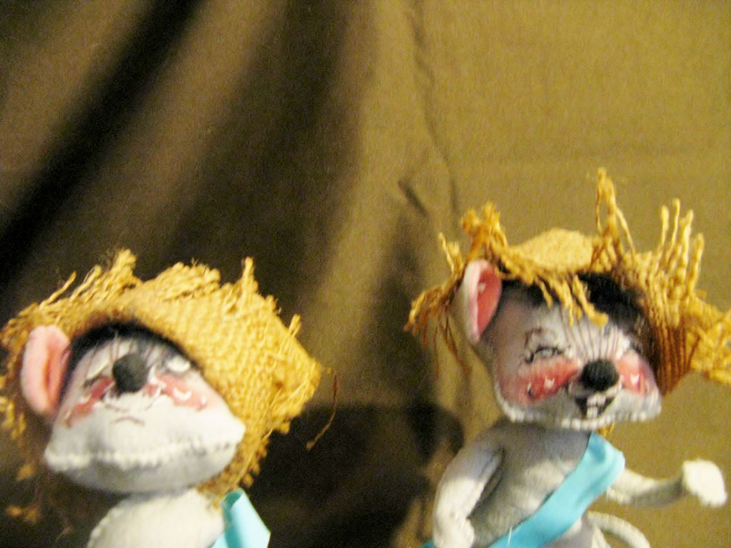 2 Vintage Annalee Mobilitee Collectible Mice 1970 2 Vintage Annalee Mobilitee Collectible Mice 1970